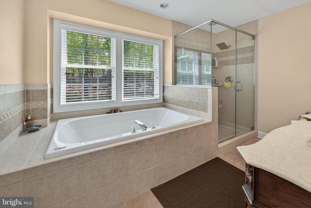 7 HERITAGE HILL DR, Sicklerville, NJ 08081