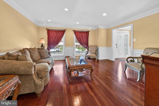 7 HERITAGE HILL DR, Sicklerville, NJ 08081