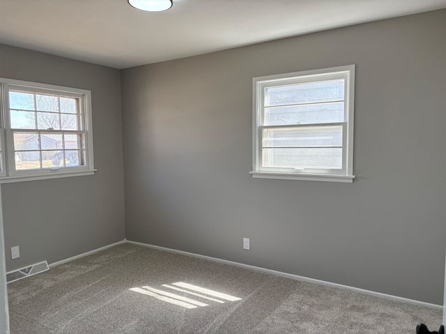 1427 N Community Dr, Derby, KS 67037