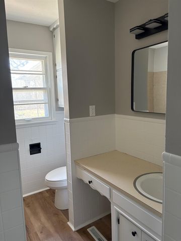 1427 N Community Dr, Derby, KS 67037