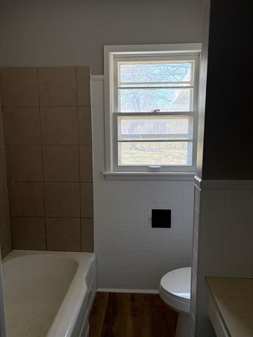 1427 N Community Dr, Derby, KS 67037