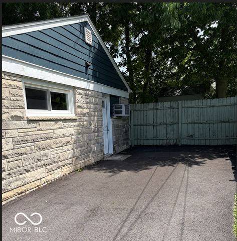 118 N Clay Street, Mooresville, IN 46158