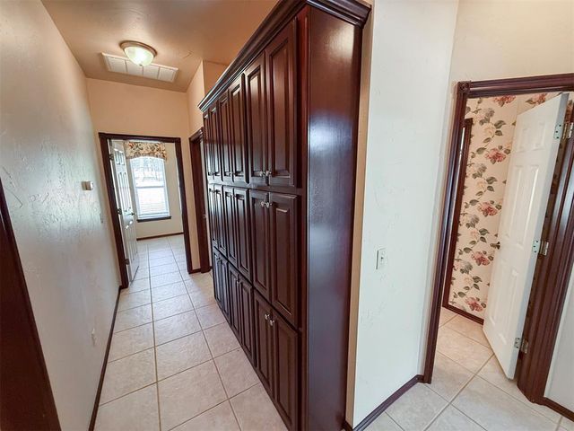 23505 E Waterloo Road, Luther, OK 73054