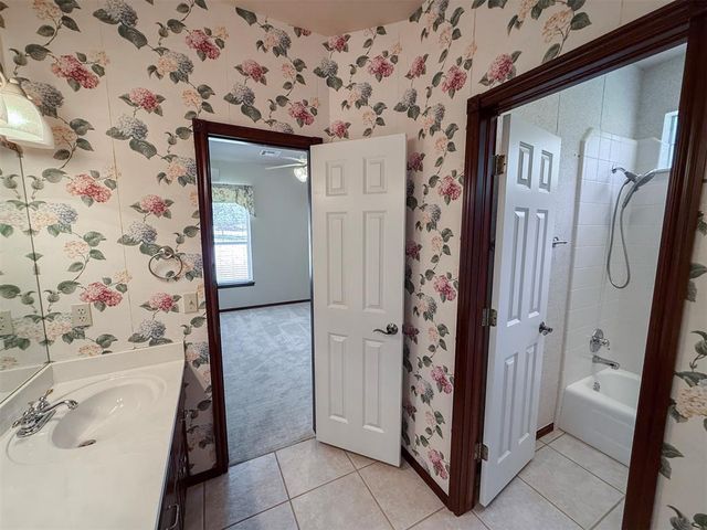23505 E Waterloo Road, Luther, OK 73054
