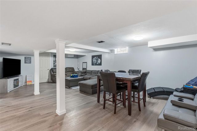 10039 Farley, Redford Charter Township, MI 48239