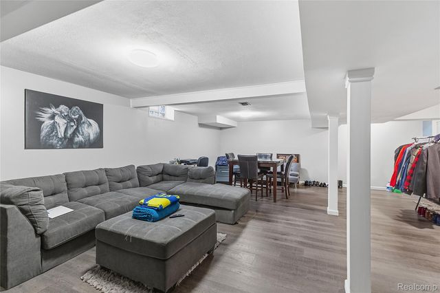 10039 Farley, Redford Charter Township, MI 48239