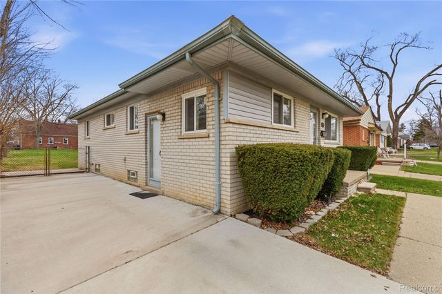 10039 Farley, Redford Charter Township, MI 48239