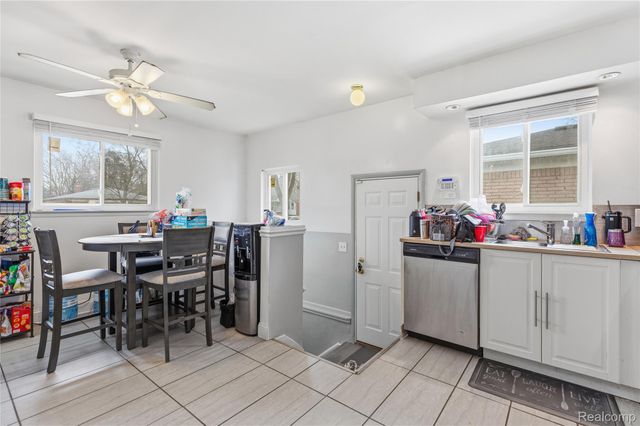 10039 Farley, Redford Charter Township, MI 48239