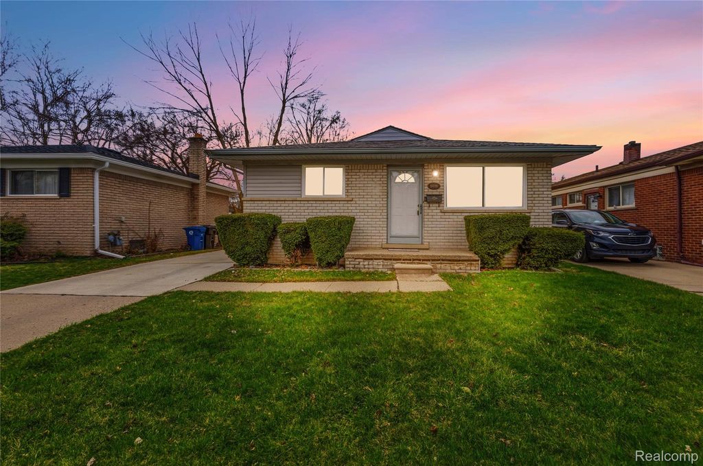 10039 Farley, Redford Charter Township, MI 48239