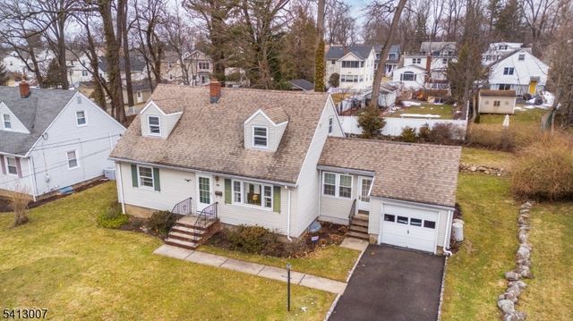 33 Laurel Place, West Caldwell Twp., NJ 07006