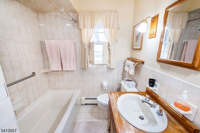 33 Laurel Place, West Caldwell Twp., NJ 07006