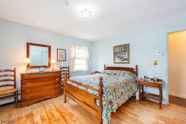 33 Laurel Place, West Caldwell Twp., NJ 07006