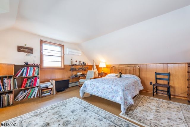 33 Laurel Place, West Caldwell Twp., NJ 07006