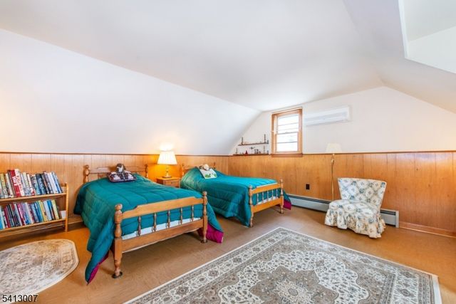 33 Laurel Place, West Caldwell Twp., NJ 07006