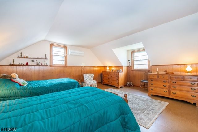 33 Laurel Place, West Caldwell Twp., NJ 07006