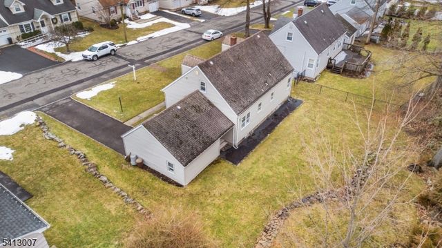 33 Laurel Place, West Caldwell Twp., NJ 07006