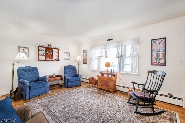 33 Laurel Place, West Caldwell Twp., NJ 07006