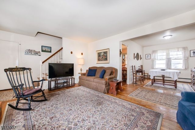 33 Laurel Place, West Caldwell Twp., NJ 07006