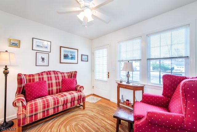 33 Laurel Place, West Caldwell Twp., NJ 07006