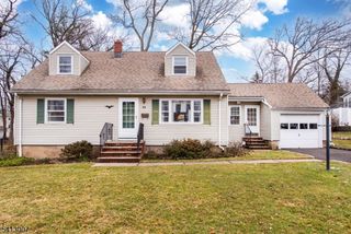 33 Laurel Place, West Caldwell Twp., NJ 07006