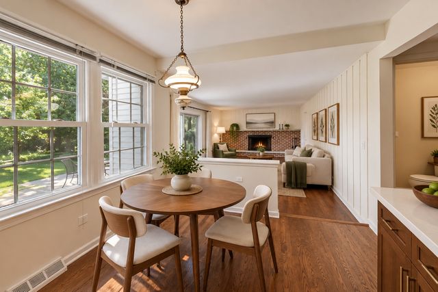 1535 N Haddow Avenue, Arlington Heights, IL 60004