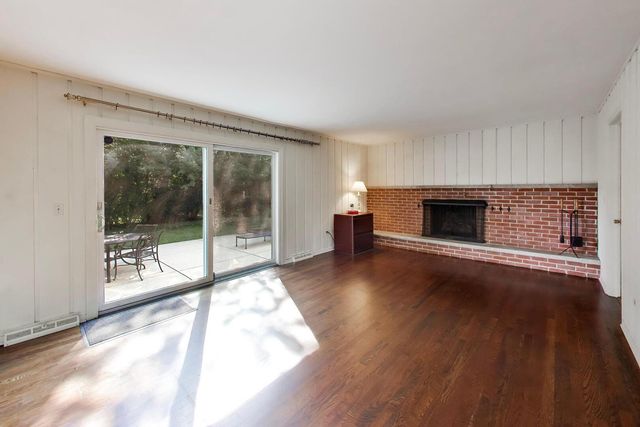 1535 N Haddow Avenue, Arlington Heights, IL 60004