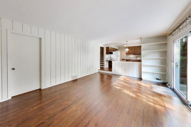 1535 N Haddow Avenue, Arlington Heights, IL 60004