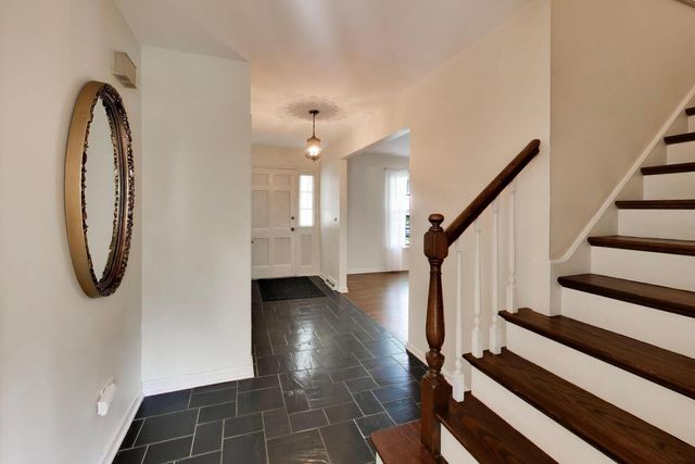 1535 N Haddow Avenue, Arlington Heights, IL 60004