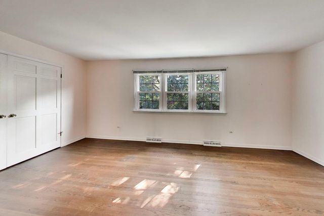 1535 N Haddow Avenue, Arlington Heights, IL 60004