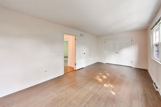 1535 N Haddow Avenue, Arlington Heights, IL 60004