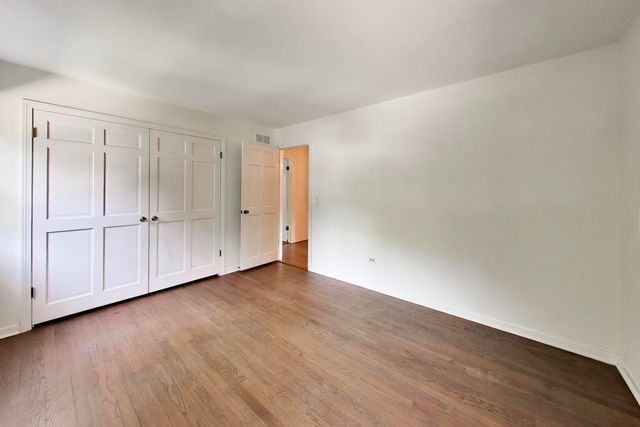 1535 N Haddow Avenue, Arlington Heights, IL 60004