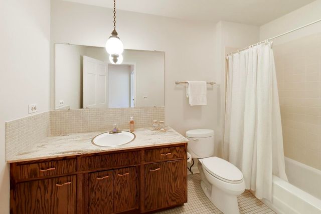 1535 N Haddow Avenue, Arlington Heights, IL 60004