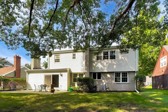 1535 N Haddow Avenue, Arlington Heights, IL 60004