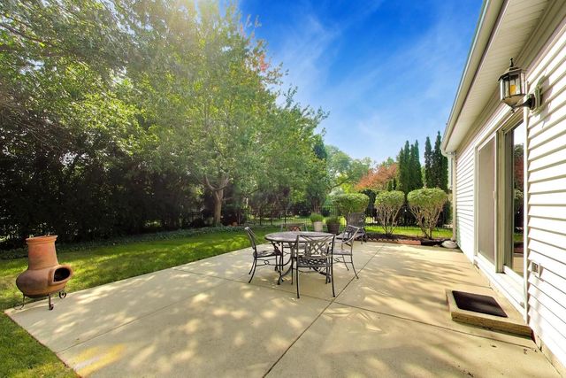 1535 N Haddow Avenue, Arlington Heights, IL 60004