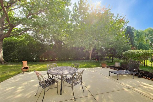 1535 N Haddow Avenue, Arlington Heights, IL 60004