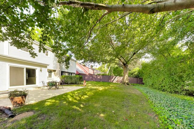 1535 N Haddow Avenue, Arlington Heights, IL 60004