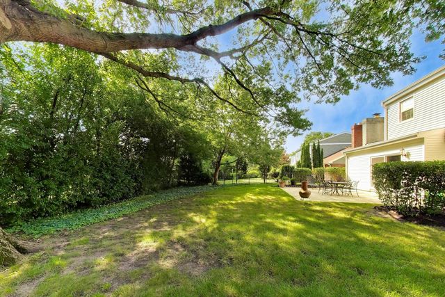 1535 N Haddow Avenue, Arlington Heights, IL 60004