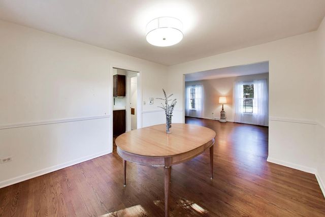 1535 N Haddow Avenue, Arlington Heights, IL 60004