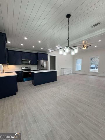 243 Charlton Street, Jesup, GA 31545