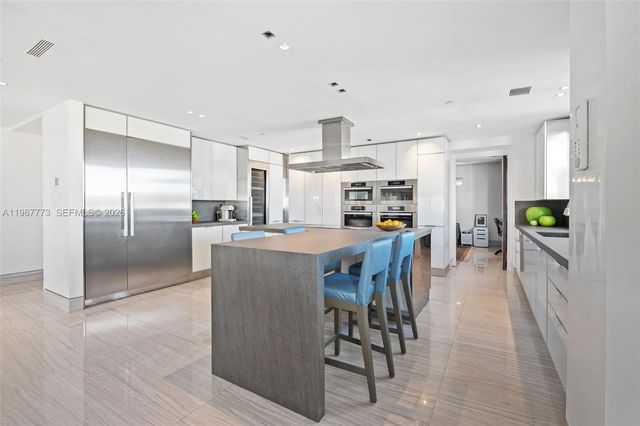 3535 Hiawatha Ave 502, Miami, FL 33133