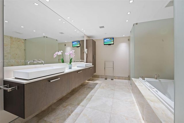 3535 Hiawatha Ave 502, Miami, FL 33133