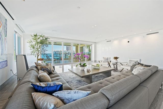 3535 Hiawatha Ave 502, Miami, FL 33133