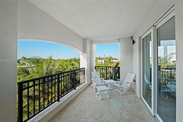 3535 Hiawatha Ave 502, Miami, FL 33133