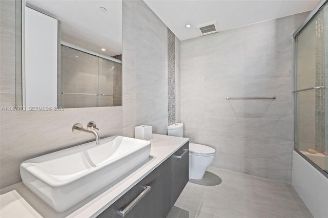 3535 Hiawatha Ave 502, Miami, FL 33133