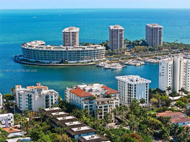 3535 Hiawatha Ave 502, Miami, FL 33133