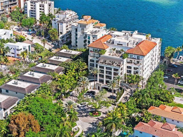 3535 Hiawatha Ave 502, Miami, FL 33133