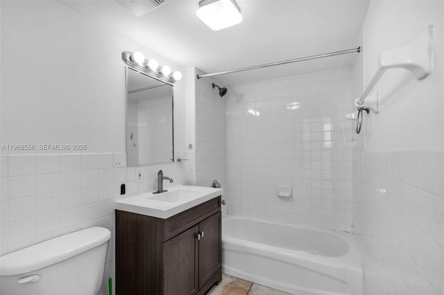 1475 SW 8th St 610, Miami, FL 33135