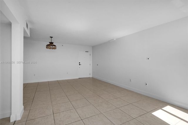 1475 SW 8th St 610, Miami, FL 33135