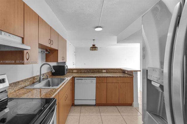 1475 SW 8th St 610, Miami, FL 33135