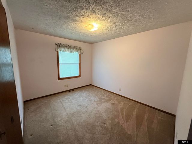 14824 Hillside Plaza, Omaha, NE 68154